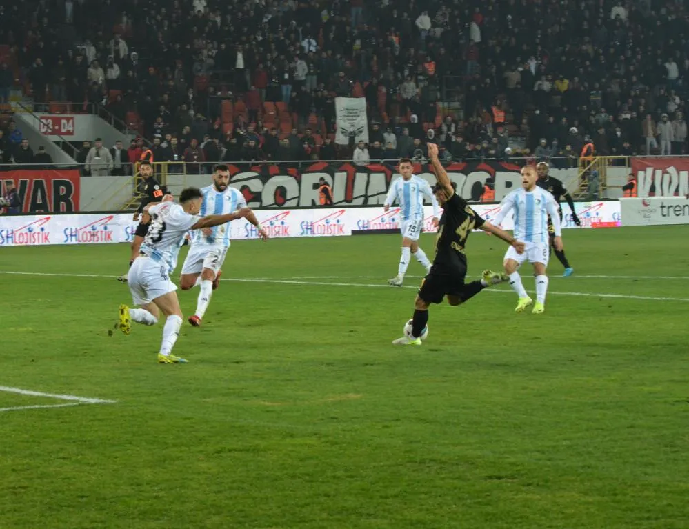 Çorum FK - Erzurumspor FK karşılaşmasında ilginç anlar: Son düdük ikinci kez çaldı