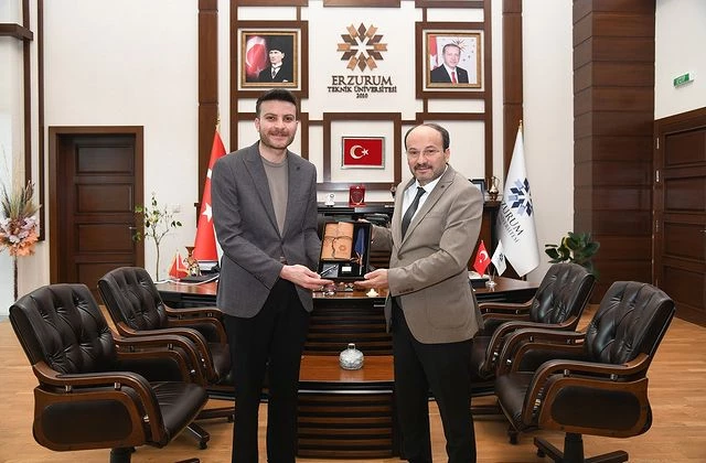 Erzurum Teknik Üniversitesi Rektörü, ödüllü genç araştırmacıyı ağırladı