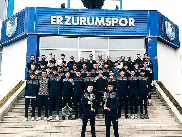 Erzurumspor Kulübü Genç Takımları, U16 ve U17 liglerinde şampiyon oldu.
