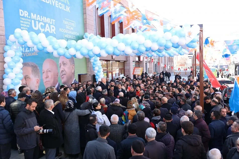 Miting gibi SKM açılışı