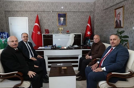 Erzurum Büyükşehir Belediye Başkanı Mehmet Sekmen, Şenkaya Belediye Başkanı Yavuz Bedir ve Erzurum Büyükşehir Belediyesi Meclis 1. Başkan Vekili Fevzi Polat, Kaymakam Abdullah Kurt