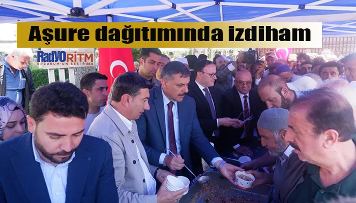 Aşure dağıtımında izdiham