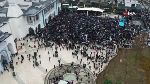 Binlerce seveni Ferdi Tayfur’u son yolculuğuna böyle uğurladı