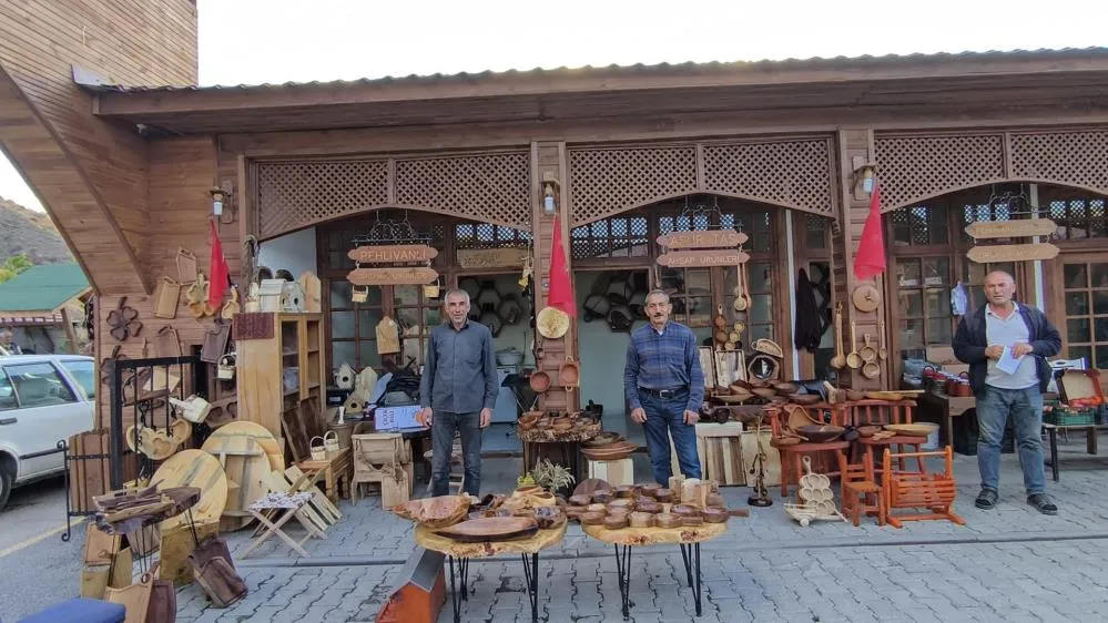 Bir asırlık emeğin izinde: Atık ağaçlardan sanata uzanan yol