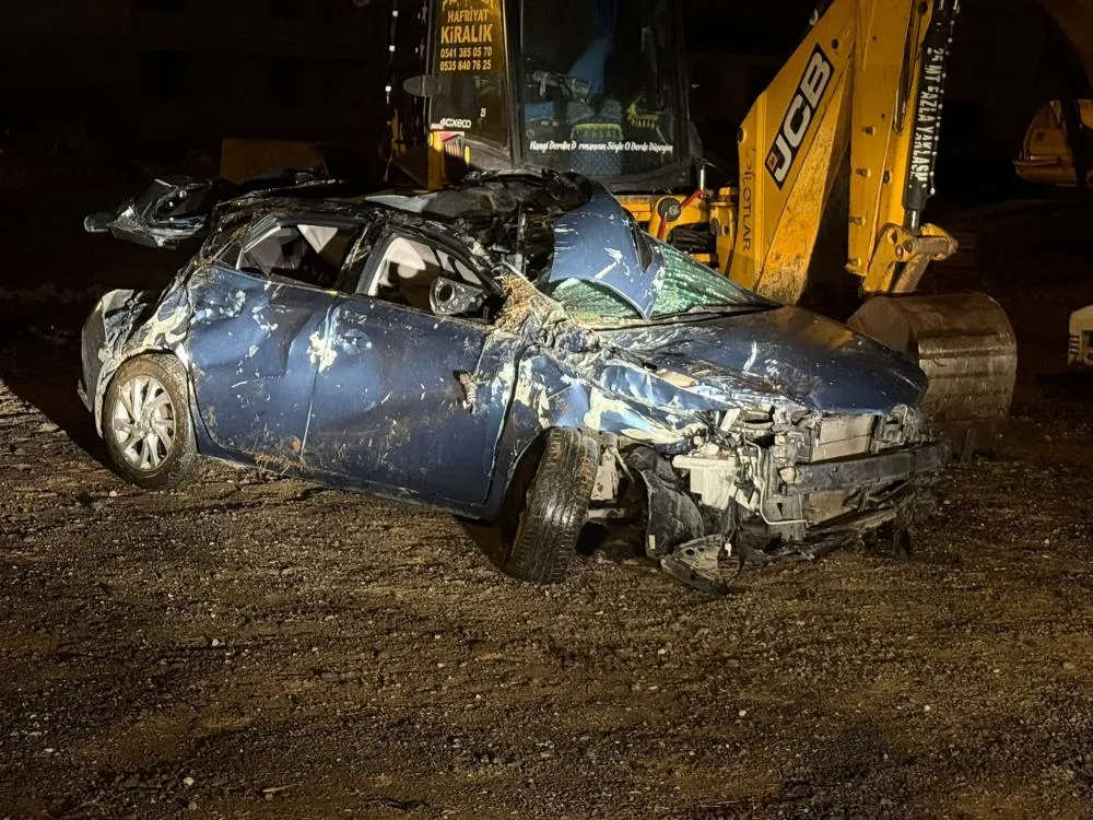 Karayazı’da trafik kazası: 3 yaralı