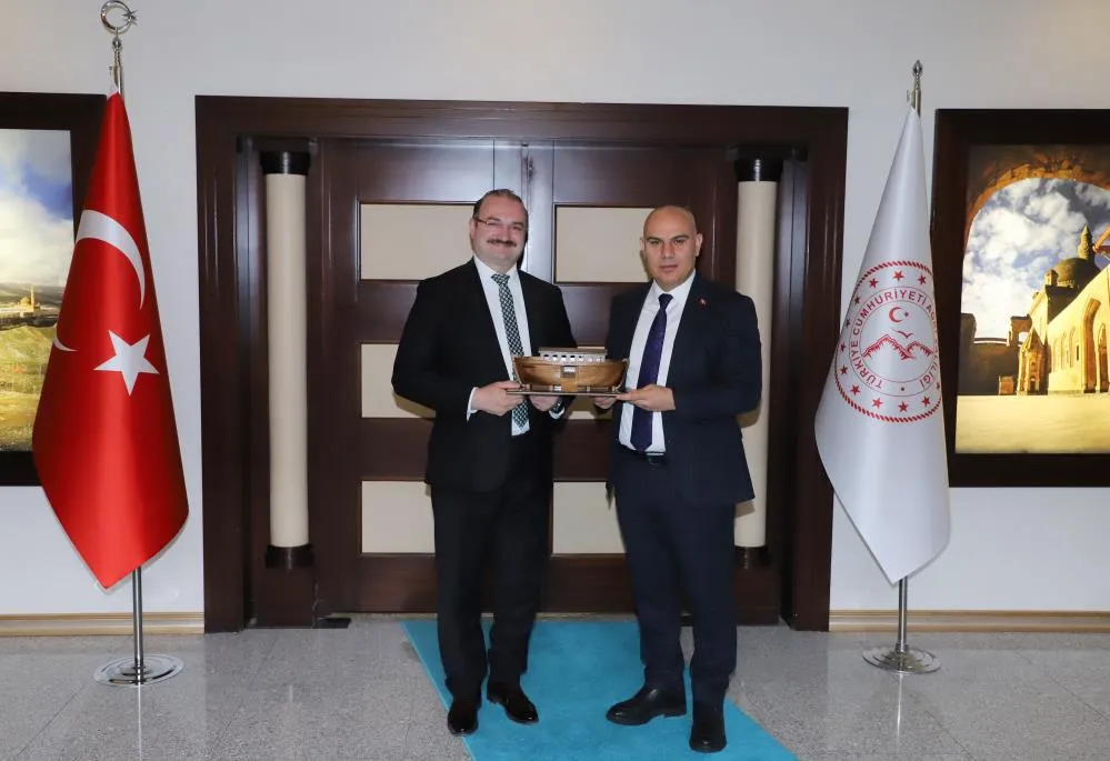 Rektör Hacımüftüoğlu’ndan mevkidaşı Rektör Gülçin’e hayırlı olsun ziyareti