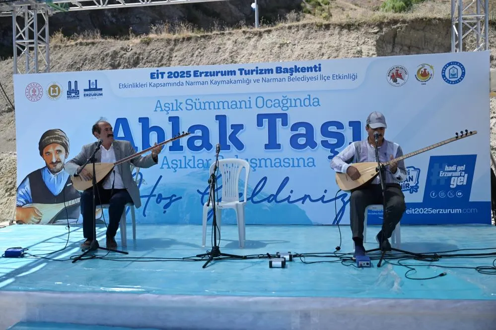 Âşık Sümmani Narman’da anıldı