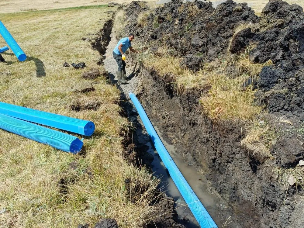 Horasan’ın Mollamelik Mahallesi’nde yarım asırlık su sorunu çözüldü